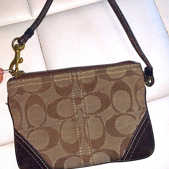 coach coin wristlet/wallet - Picture 1 of 2